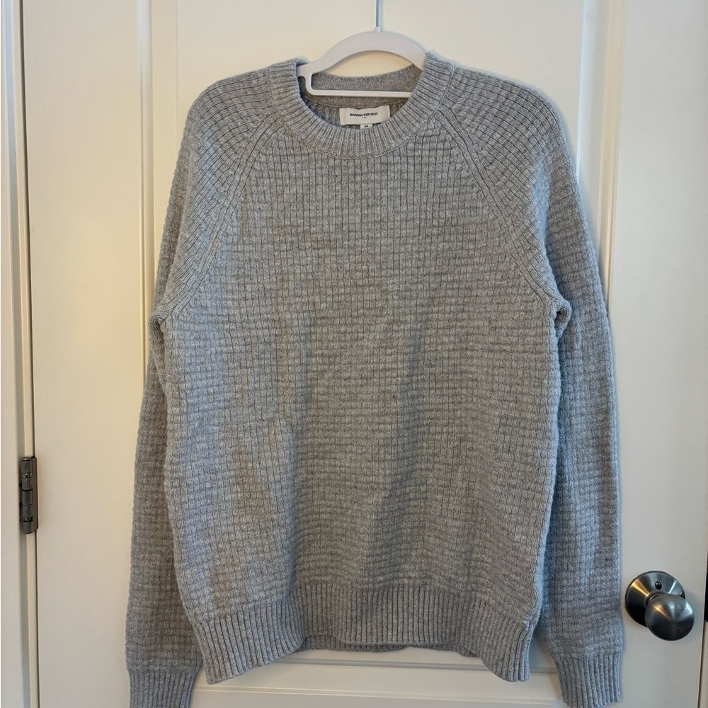 Banana Republic Light Gray Crewneck Sweater - Picture 2 of 9